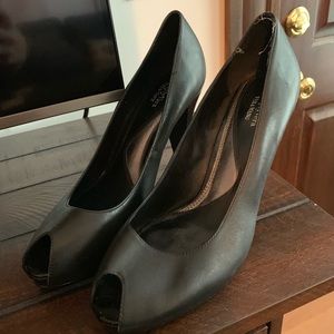 Vera Wang open toed heels